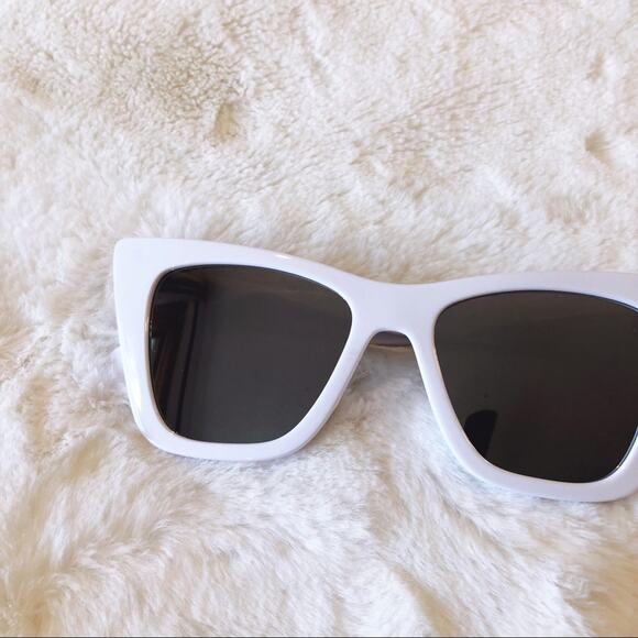 Kiara White Mirrored Full Rim Cat Eye Sunglasses - Picture 2 of 8